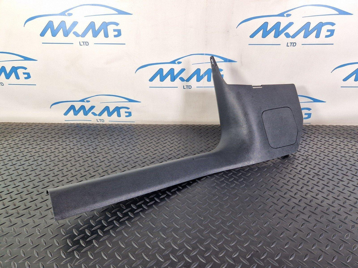 16-19 AUDI A4 AVANT B9 S-LINE LEFT SIDE FRONT LOWER A PILLAR SILL TRIM 8W2867271