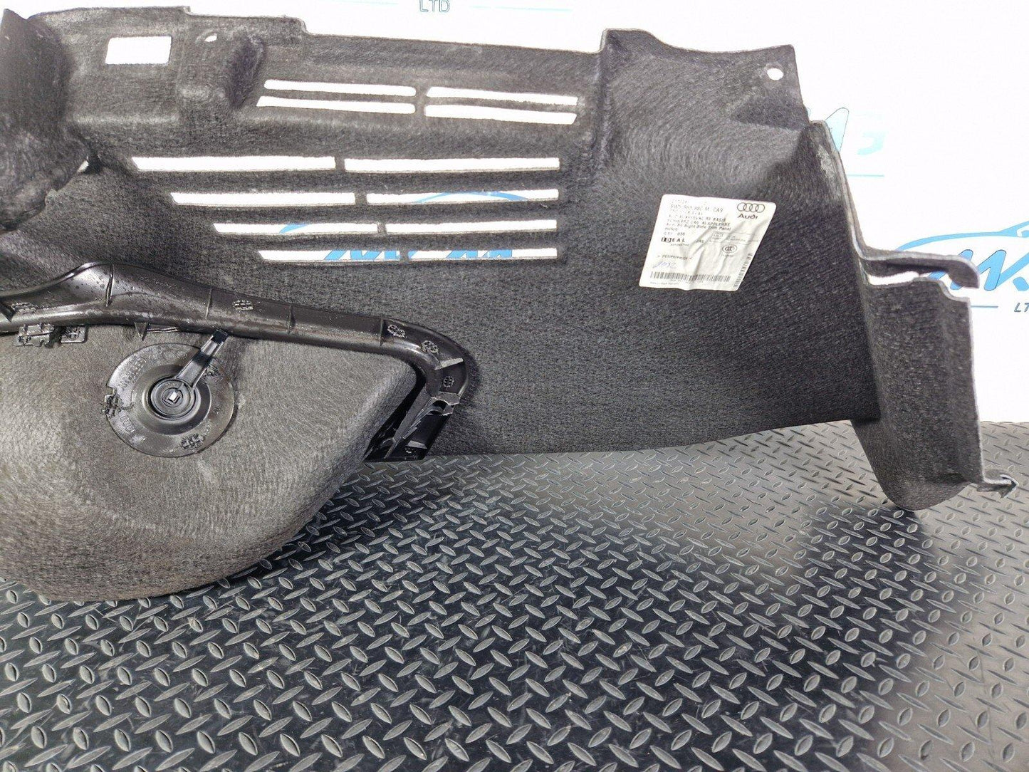 16-19 AUDI A4 B9 GENUINE REAR RIGHT DRIVER SIDE BOOT PANEL TRIM 8W5863880M