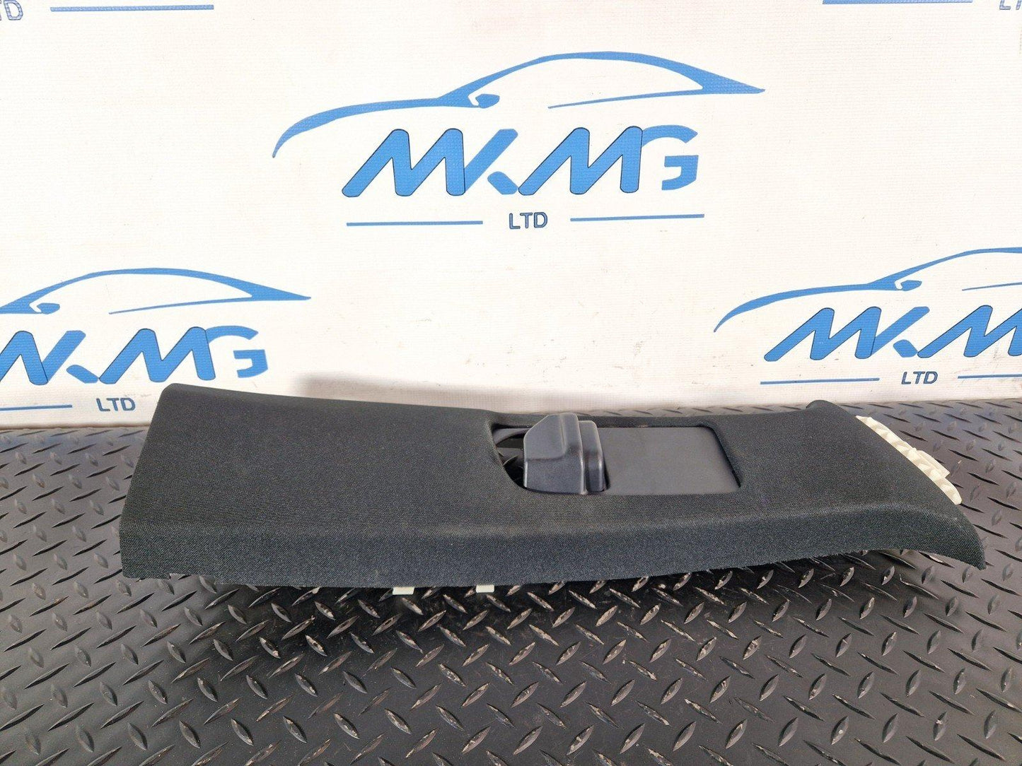 11-19 MERCEDES BENZ ML W166 INTERIOR B PILLAR TRIM RIGHT HAND SIDE A1668680200