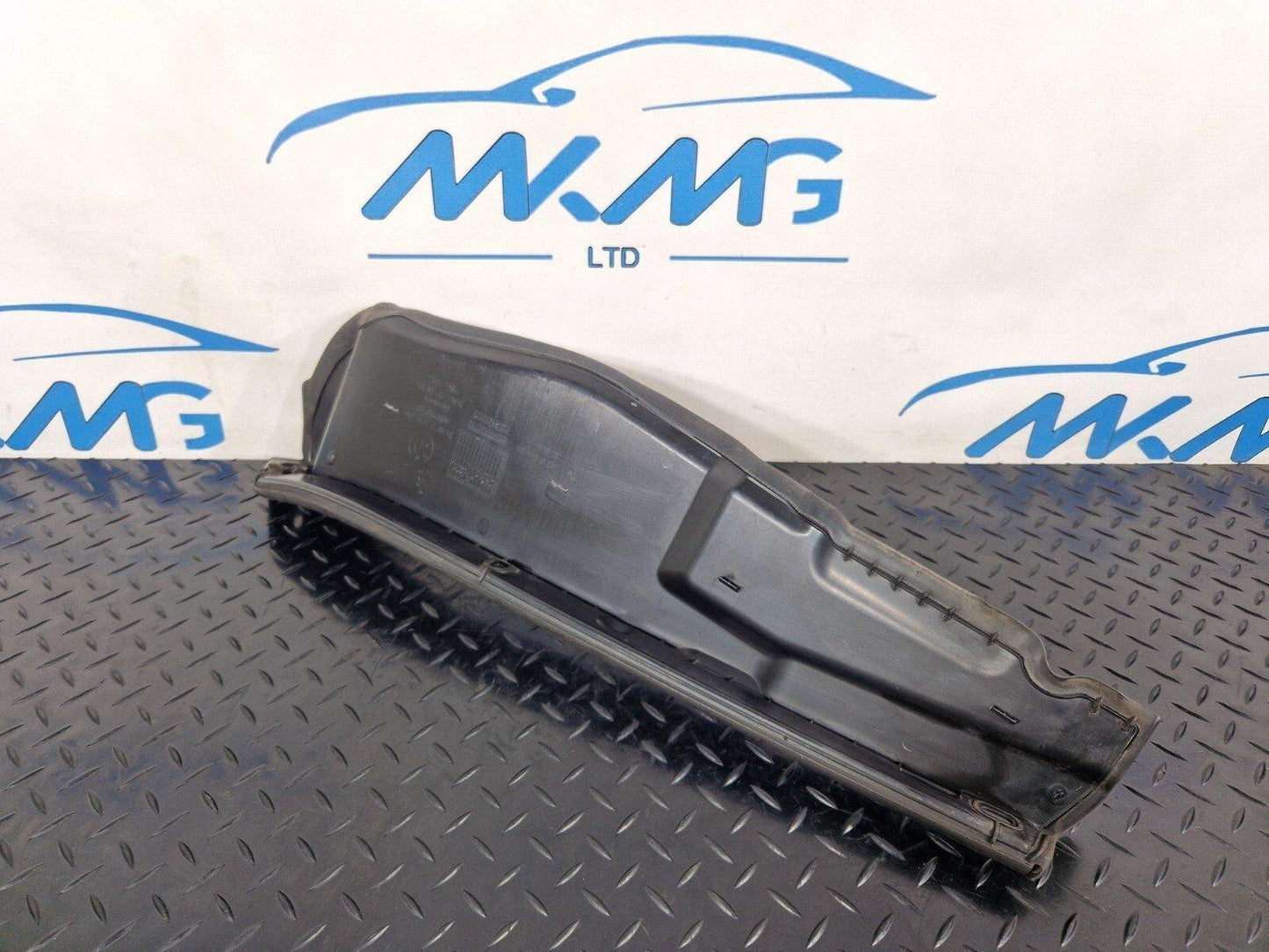16-22 BMW X1 F48 GENUINE PASSENGER LEFT SIDE BONNET ENGINE SEAL BRACKET 7329399