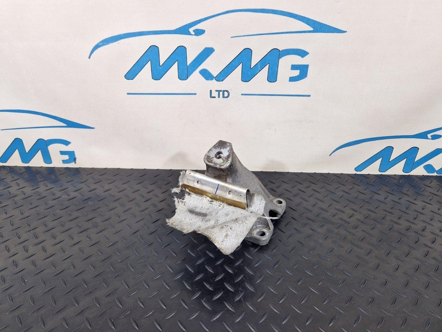 12-17 AUDI S5 CONVERTIBLE FRONT LEFT ENGINE MOUNT BRACKET 8K0199307BG 8K0199387