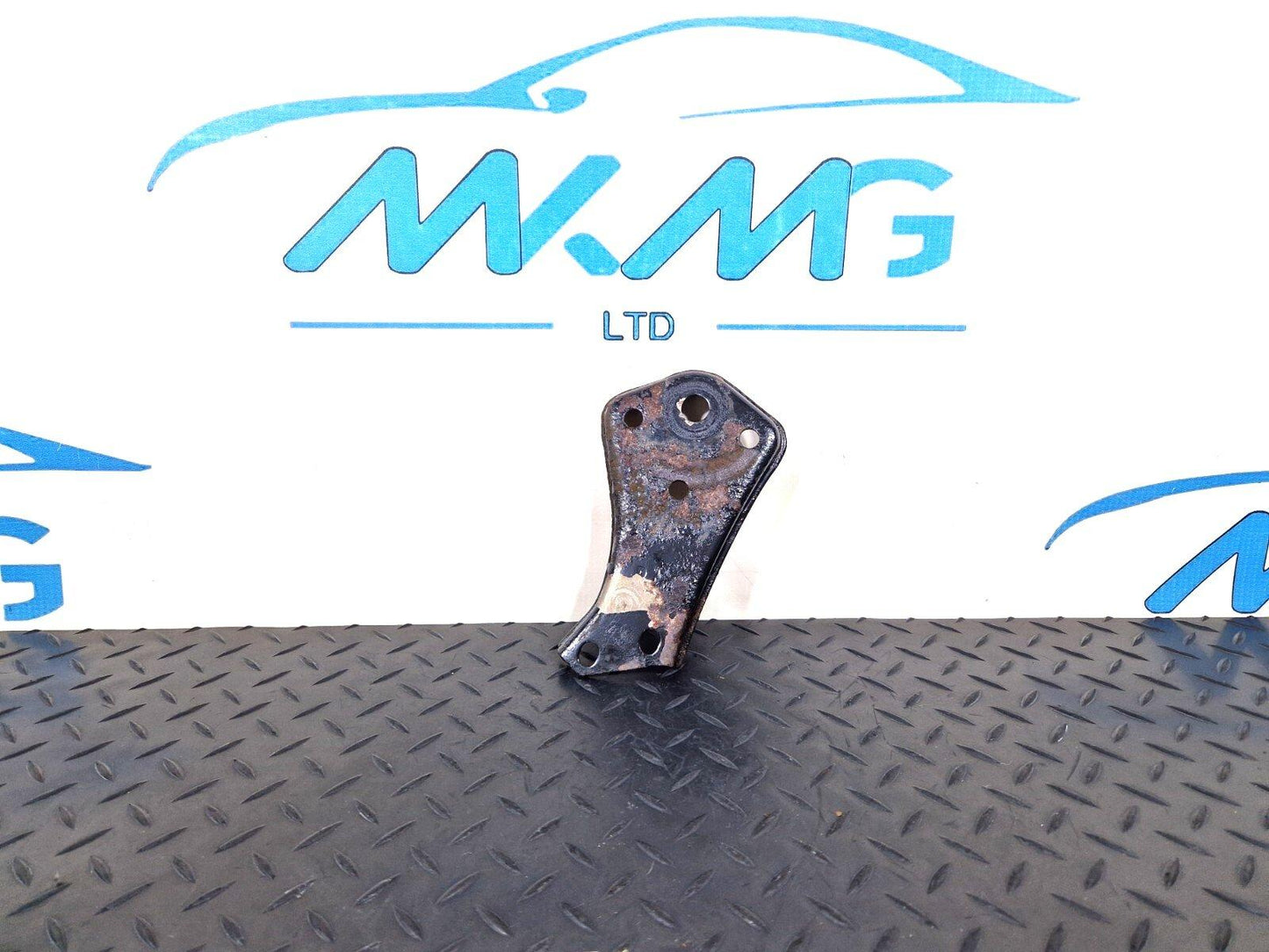 14-21 MERCEDES-BENZ C250D W205 REAR SUBFRAME RIGHT SIDE STOP PLATE A2053520800