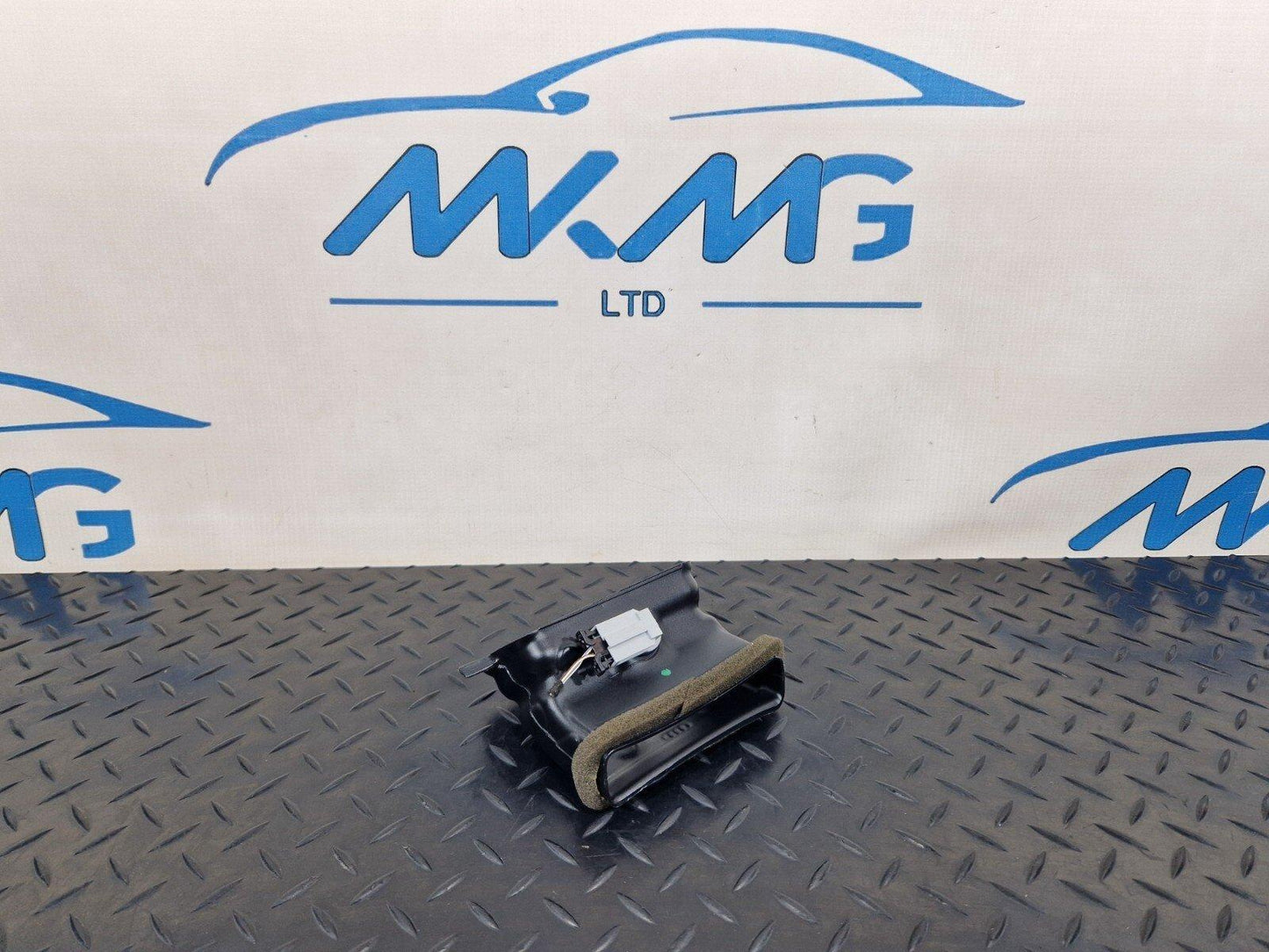 16-23 AUDI A5 F5 S LINE GENUINE AIR CHANEL CONNECTING VENT 8W0857042