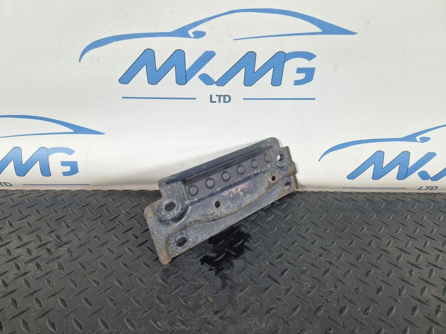 16-19 AUDI A4 B9 GENUINE OEM MUFFLER MOUNT BRACKET PLATE 8W0803183A