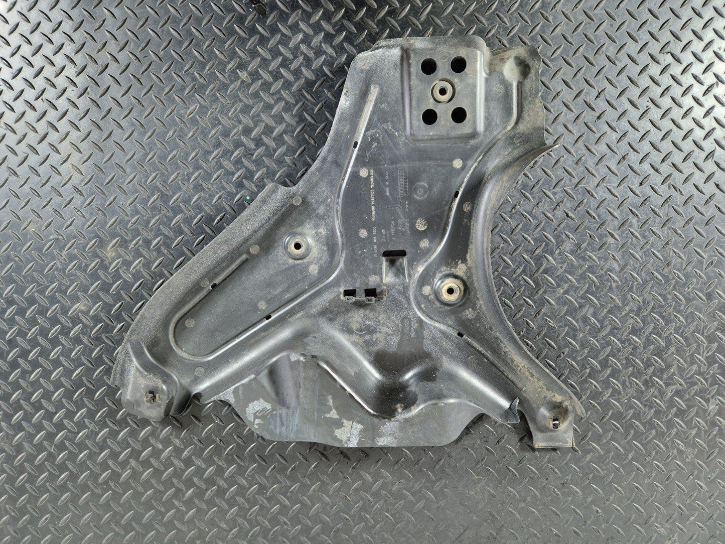 14-23 MERCEDES VITO W447 1.6 DIESEL OM622.951 OEM CONTROL ARM COVER A4478890300