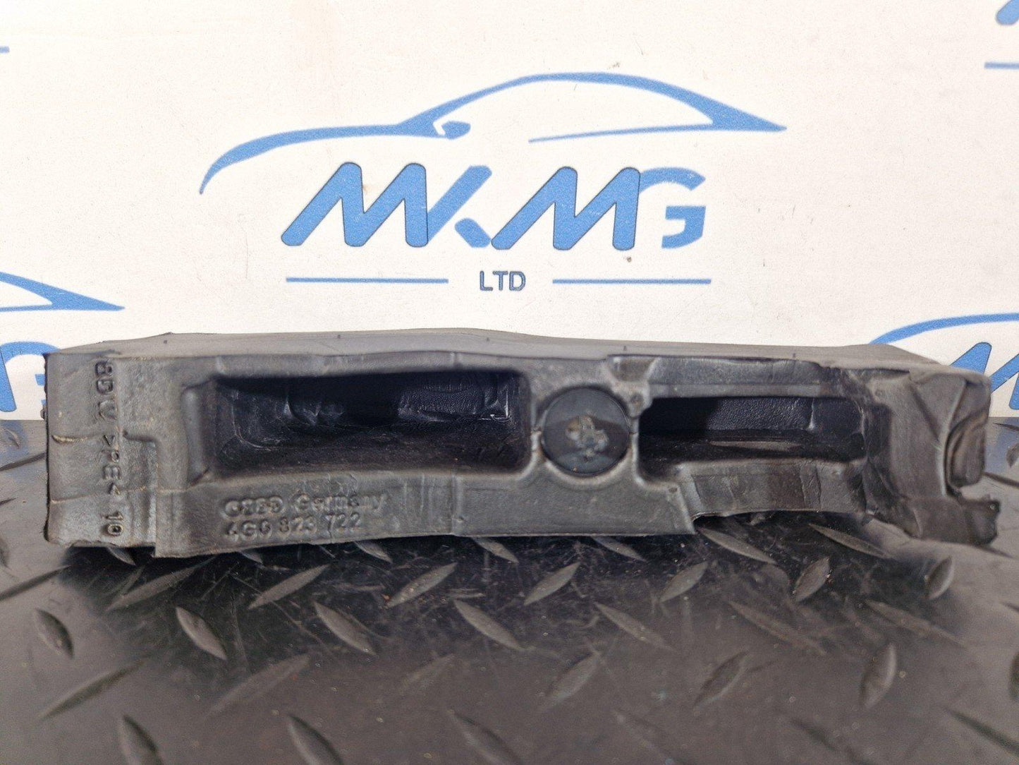 12-18 AUDI A6 C7 2.0 DIESEL GENUINE O/S/F FRONT RIGHT BONNET GASKET 4G0823722