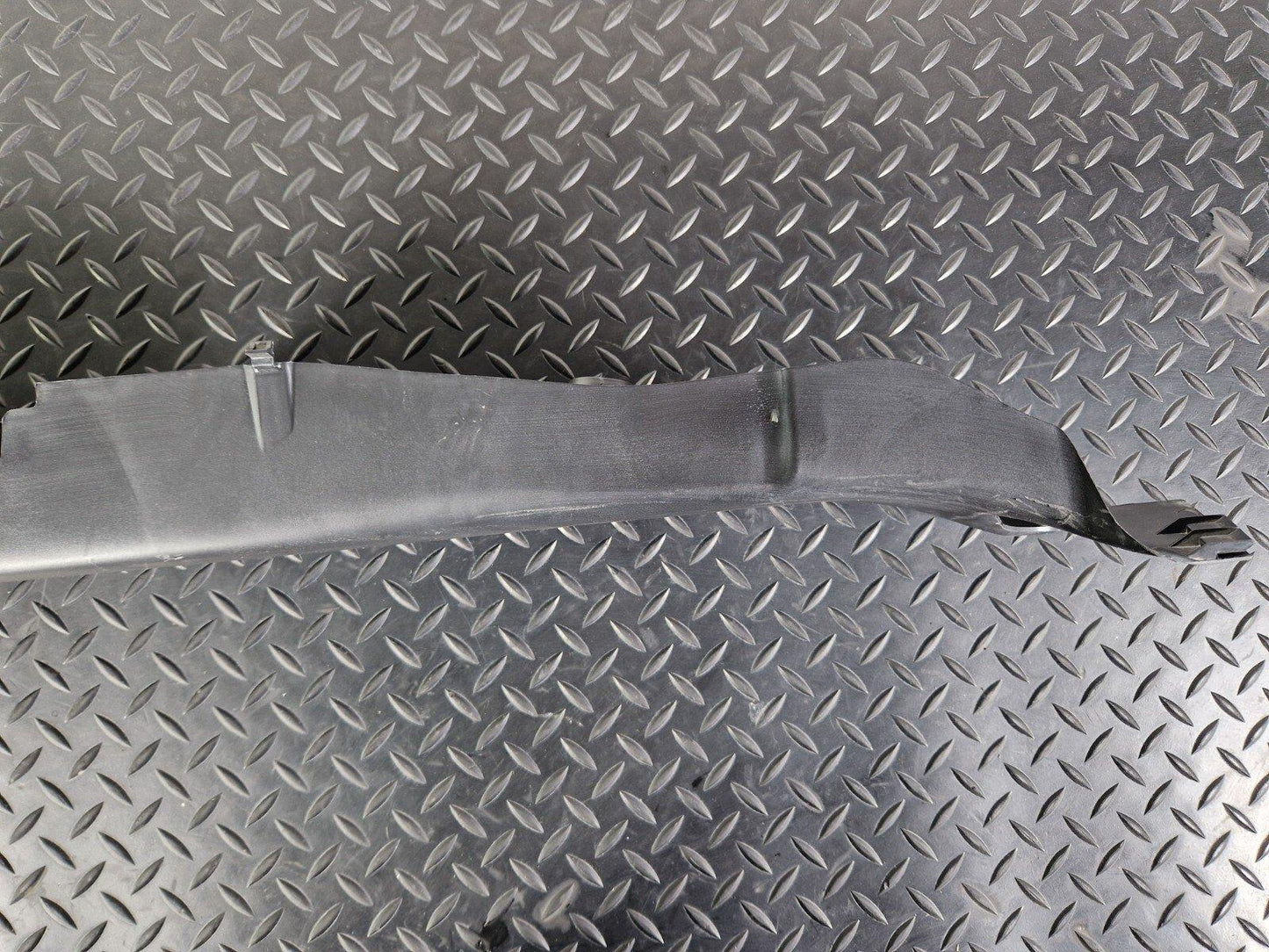 18-ON MERCEDES-BENZ SPRINTER W907 W910 CABLE DUCT GUIDE BRACKET A9078211200