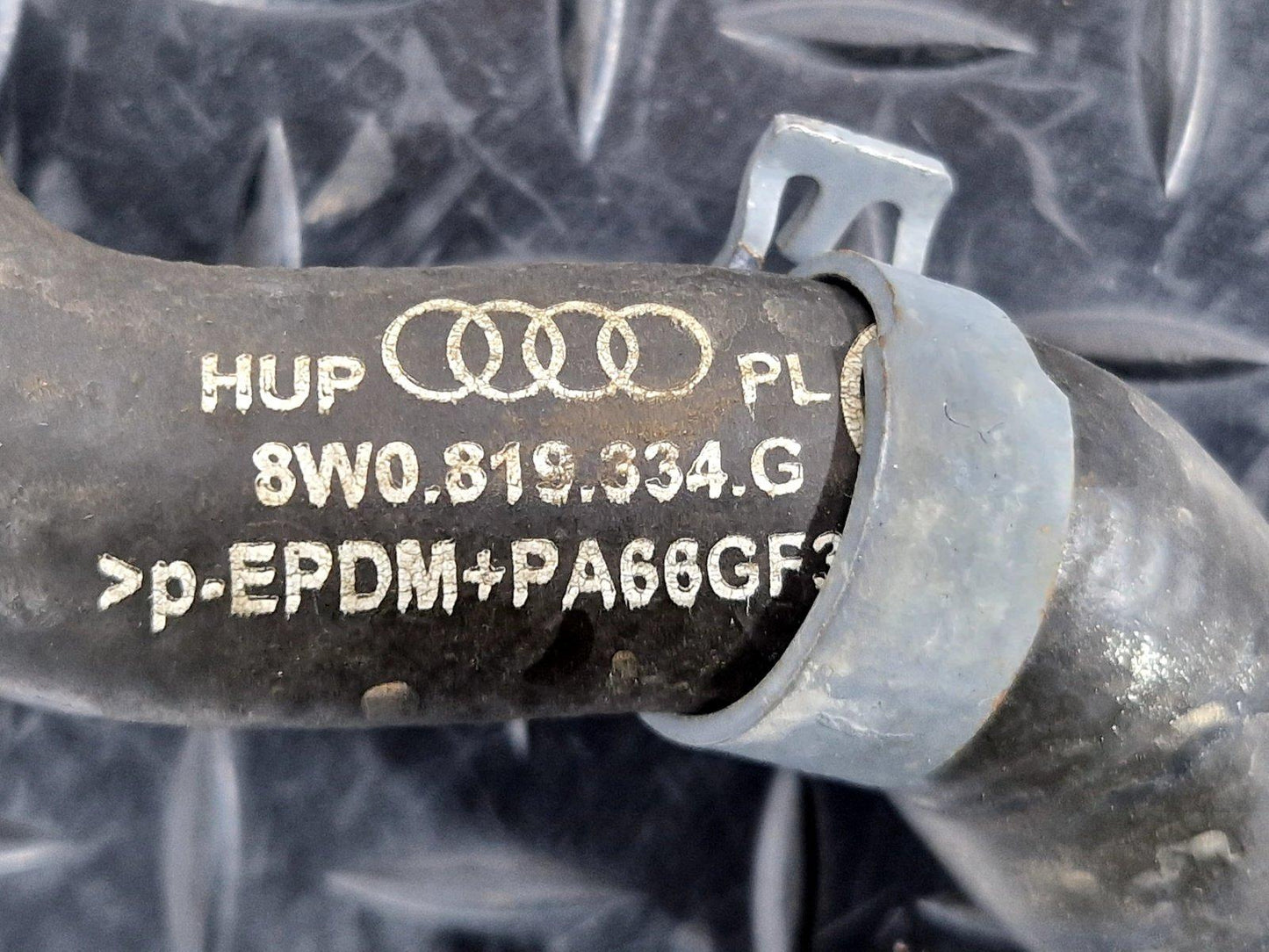 16-19 AUDI A4 B9 GENUINE HEATER PIPE HOSE 8W0819334G