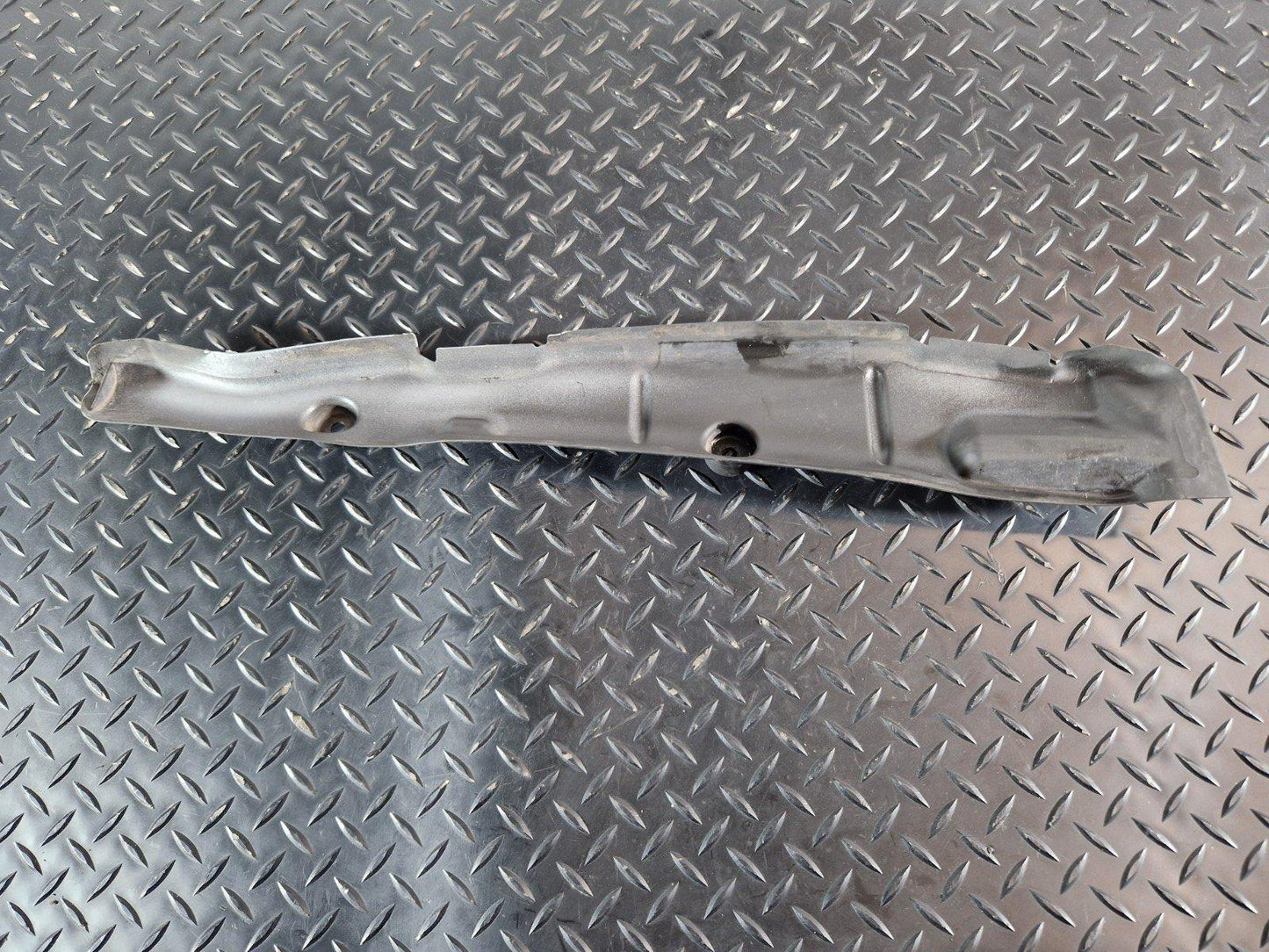 16-19 AUDI A4 B9 GENUINE FRONT LEFT SIDE WING FENDER COVER 8W0821111