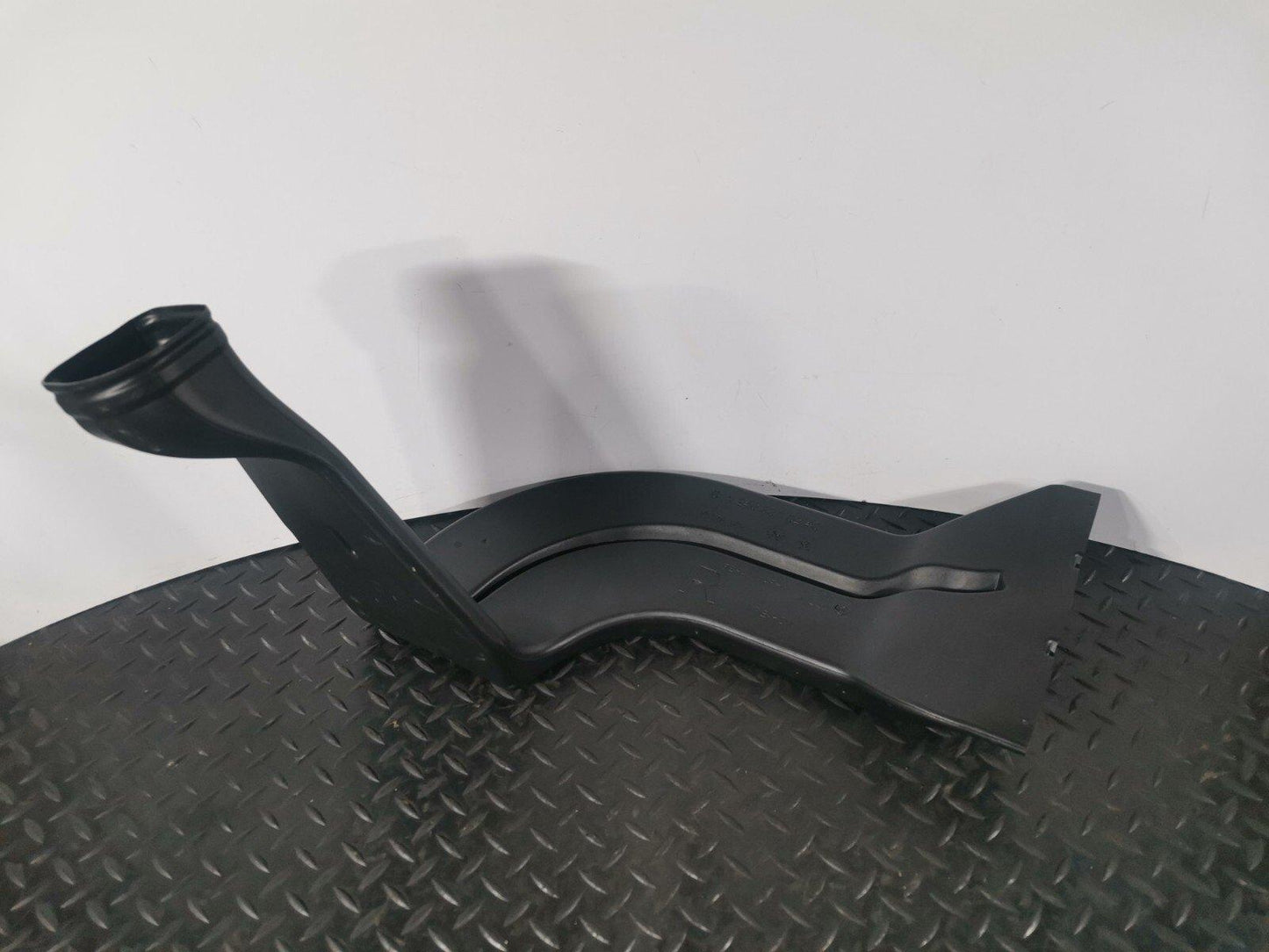 12-18 MERCEDES A-CLASS W176 GENUINE FRONT RIGHT O/S AIR VENT PIPE A2468310246
