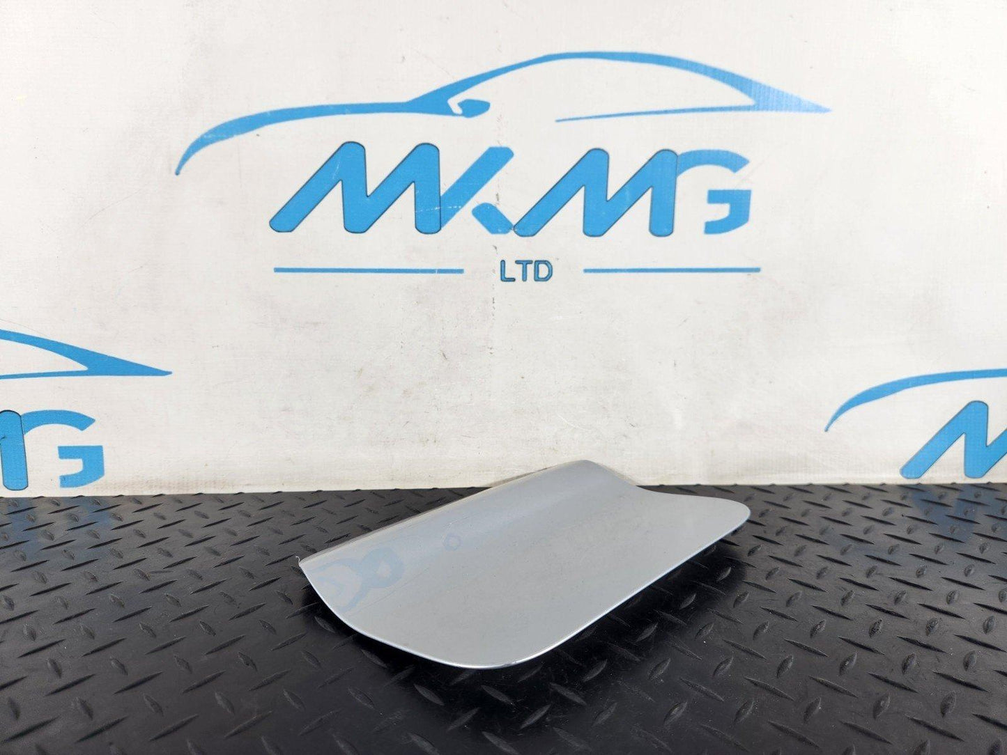 16-22 BMW X1 F48 FUEL TANK FILLER FLAP COVER IN SILVER 7359631
