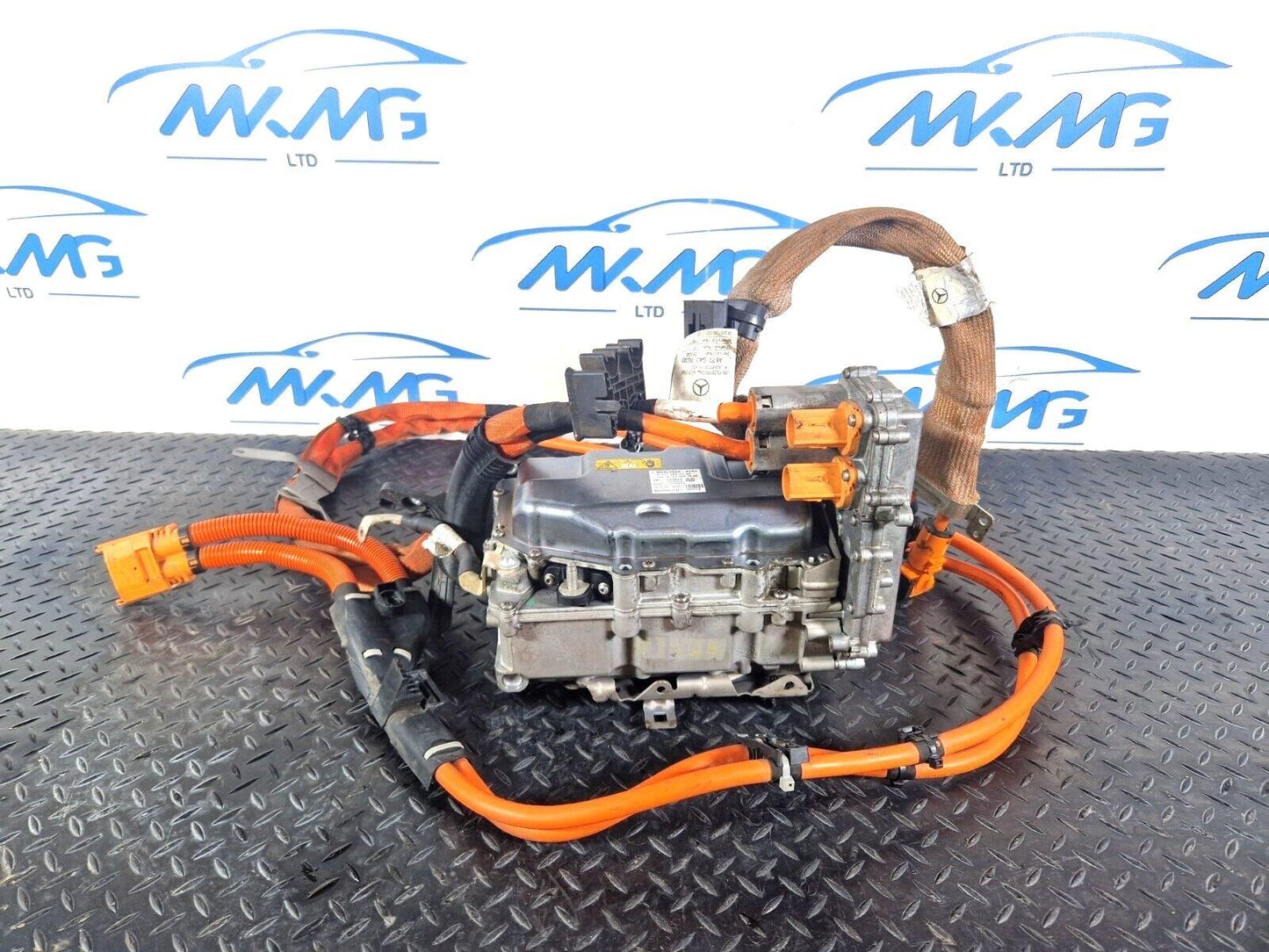 19-ON MERCEDES CLA C118 250E BATTERY CHARGER WITH CABLE A1779002406 A1775408130