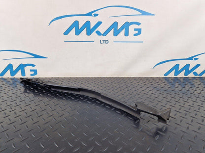 10-15 AUDI Q7 4L  FRONT LEFT SIDE RADIATOR AIR GUIDE SEAL 7L0121331