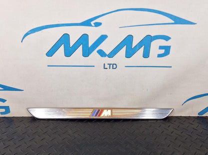 10-13 BMW X5 E70 LCI FRONT ENTRANCE DOOR SILL COVER KICK PLATE TRIM 7205263