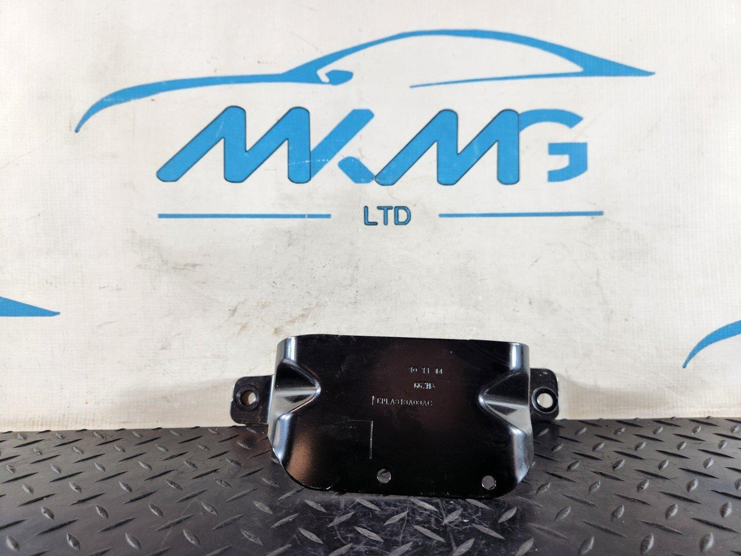 13-23 RANGE ROVER SPORT L494 N/S PASSENGER SIDE LEFT LUGGAGE BRACKET CPLA313A03A