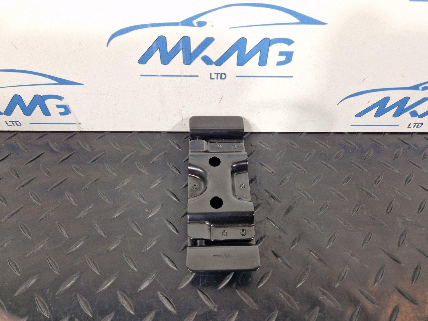 10-18 AUDI A7 4G S-LINE GENUINE OEM MOUNTING TIE DOWN EYE 4G8813383