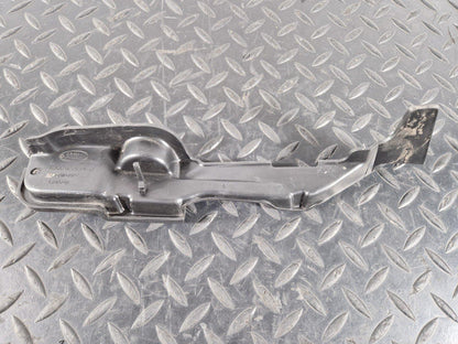 19-ON RANGE ROVER EVOQUE L551 GENUINE WIPER TRIM K8D202253A