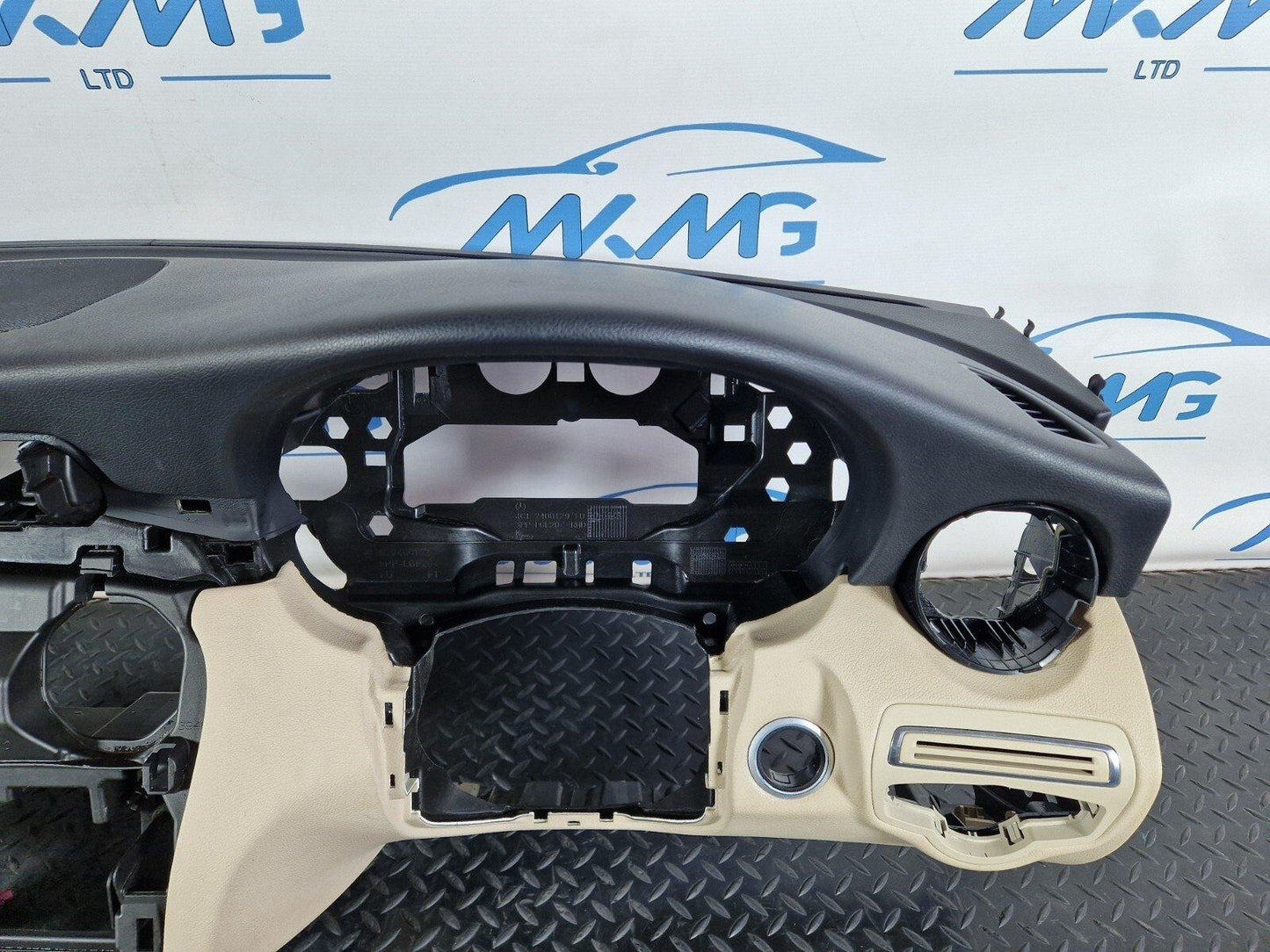 14-21 MERCEDES BENZ C200 W205 DASHBOARD ASSEMBLY & AIR BAG A2056800187