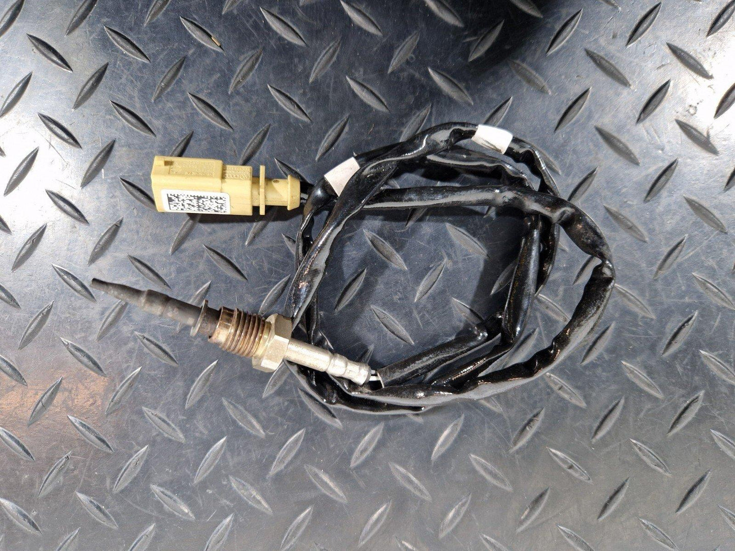 16-19 AUDI A4 B9 GENUINE EXHAUST GAS TEMPERATURE SENSOR 8W0906088F