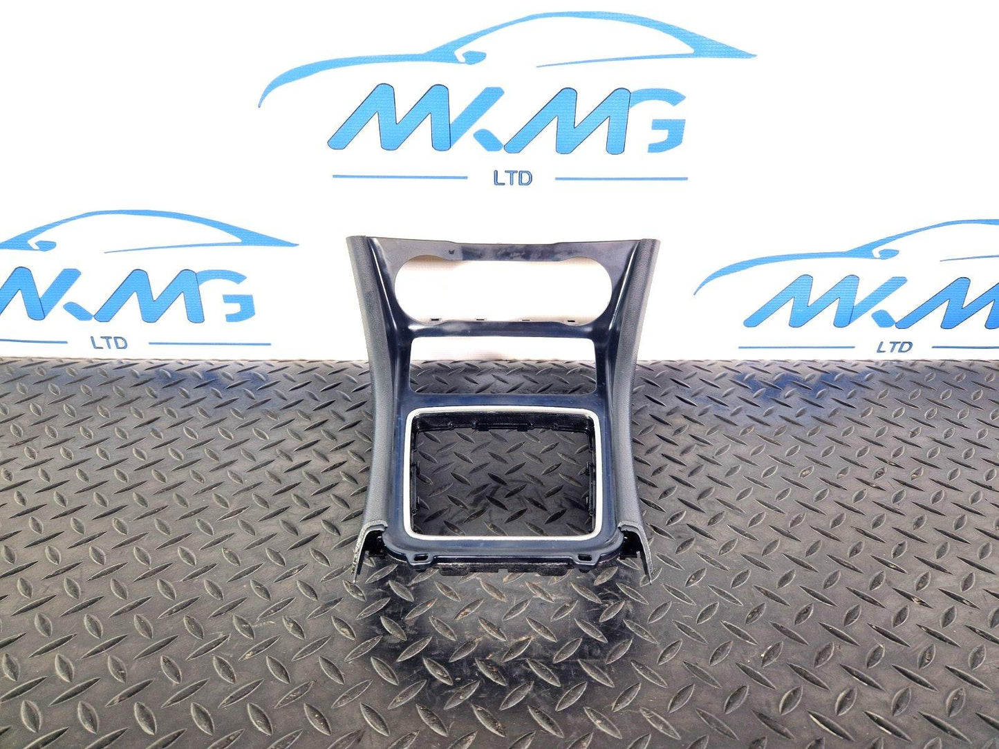 14-20 MERCEDES BENZ GLA 200 X156 OEM GENUINE CENTRE CONSOLE TRIM A1766809900