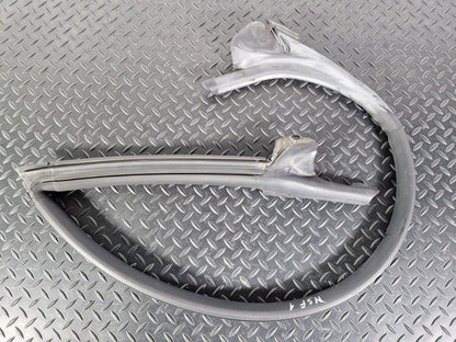 15-18 AUDI A7 4G GENUINE OEM FRONT LEFT  N/S UPPER DOOR RUBBER SEAL 4G8845353J