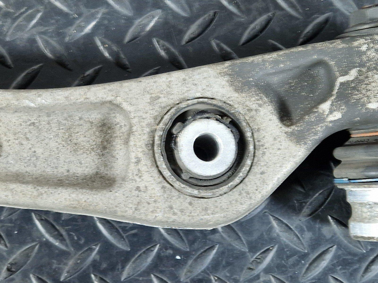 16-19 AUDI A4 B9 GENUINE OEM FRONT LEFT DRIVER O/S CONTROL ARM 8W0407155A