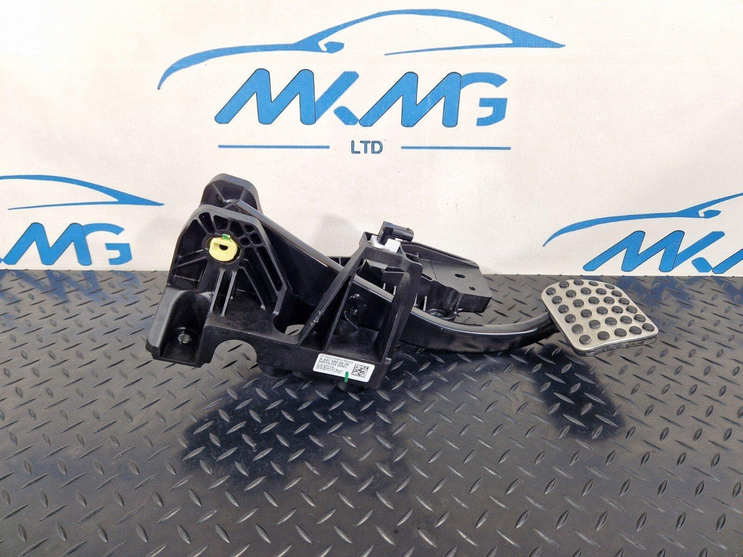 19-ON MERCEDES BENZ B CLASS W247 AUTOMATIC BRAKE PEDAL ASSEMBLY UNIT A2472902600