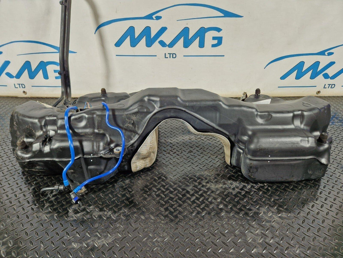 12-18 AUDI A6 C7 OEM ENGINE FUEL TANK & PUMP 8W0201021CL