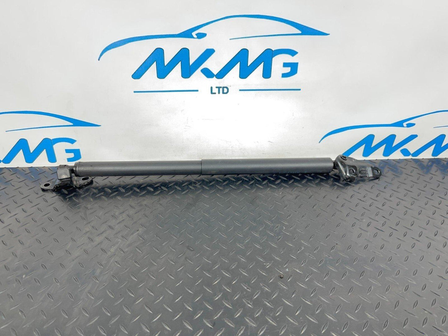 BMW X1 F48 TAILGATE BOOT GAS LIFTING STRUT LEFT PASSENGER SIDE 2017 7481803