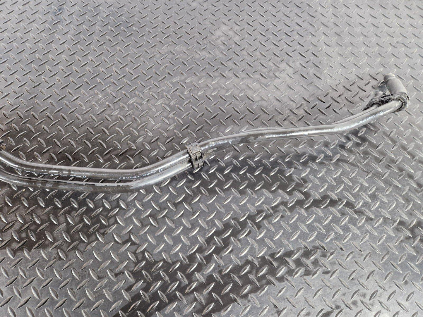 19-ON MERCEDES BENZ CLA C118 GENUINE RADIATOR COOLANT LINE A1775016201