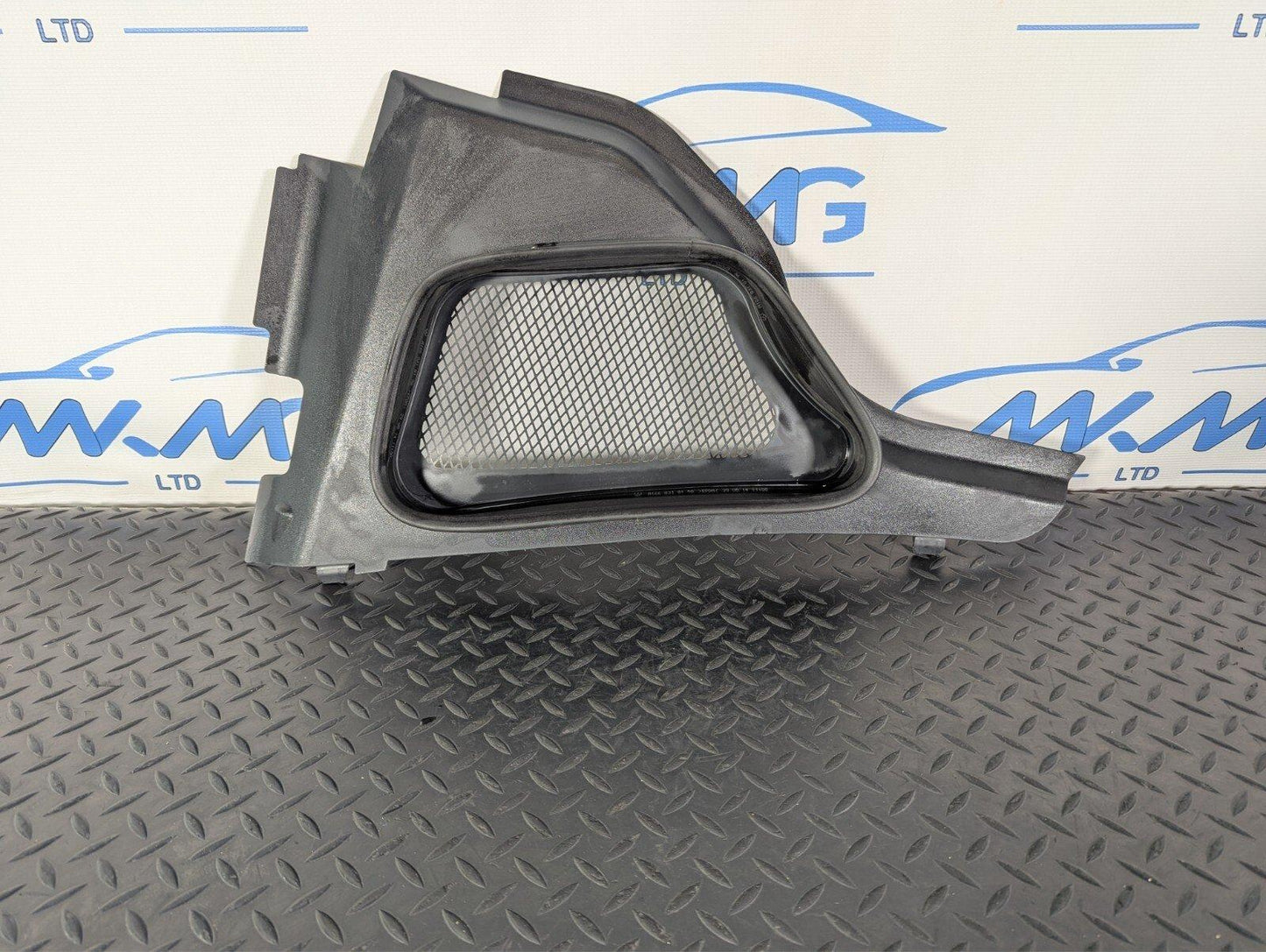11-19 MERCEDES BENZ ML W166 GENUINE FRONT LEFT N/S AIR INTAKE COVER A1668310198