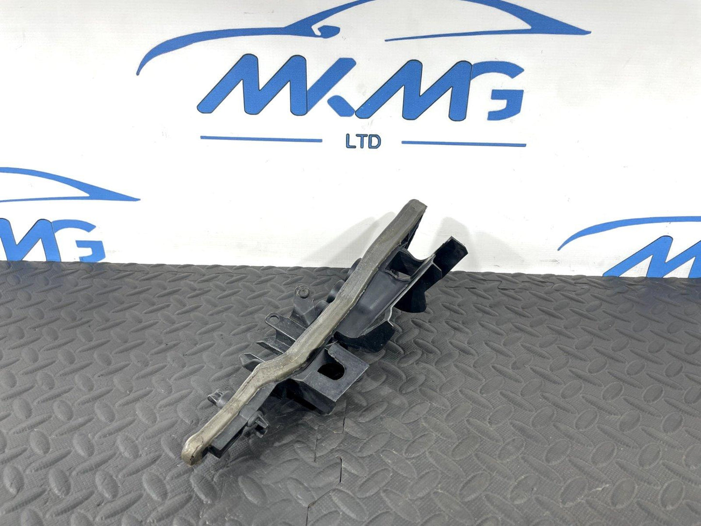 14-21 MERCEDES BENZ C300 W205 GENUINE LEFT SIDE CARRIER COPPING A2058310598