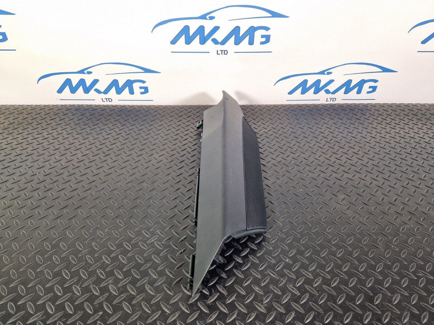 14-21 MERCEDES BENZ C200d W205 RIGHT BOOT TRIM PANEL COVER A2056900444