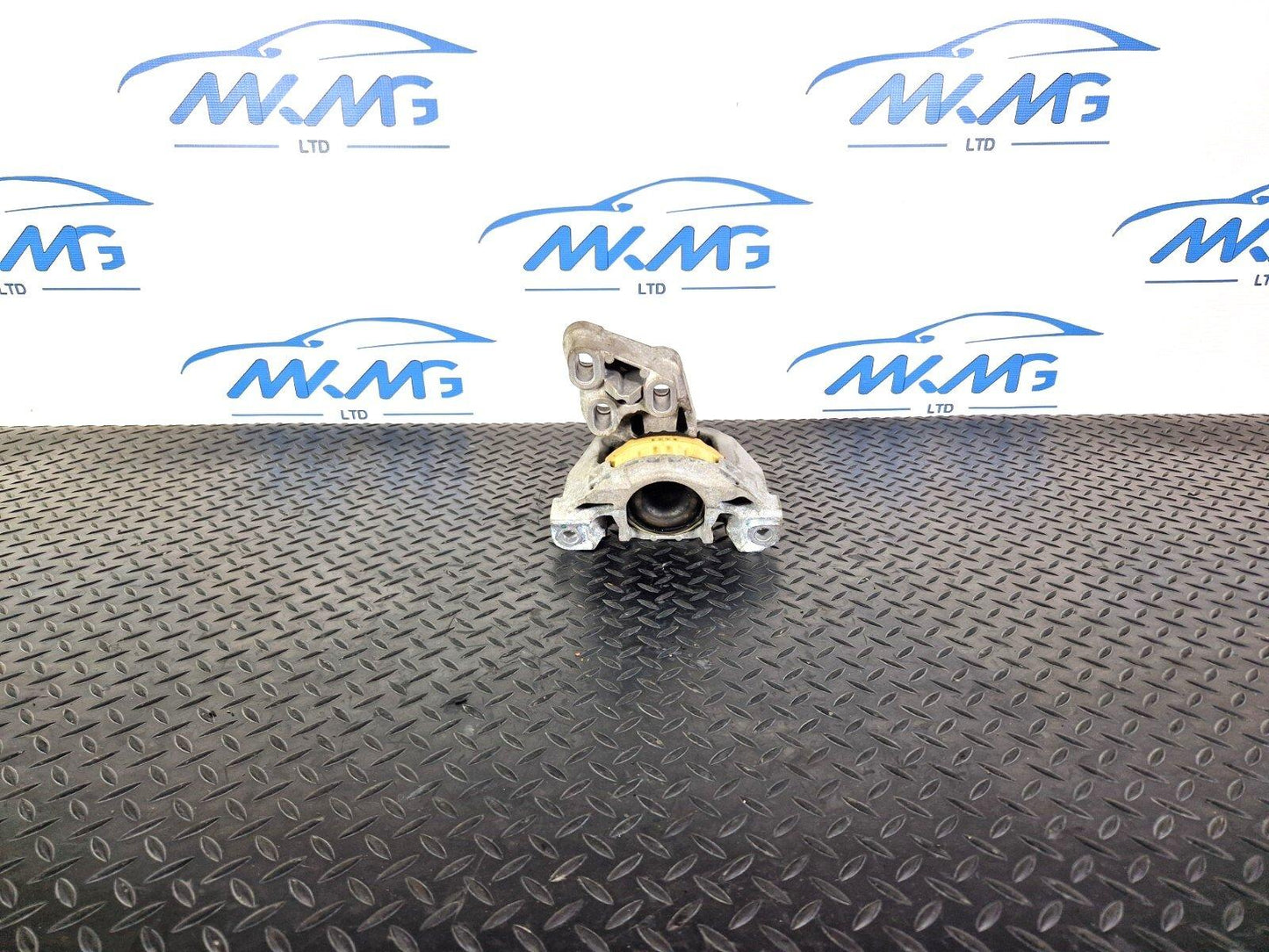 14-20 MERCEDES BENZ GLA 200 X156 GENUINE 2.1 CDI ENGINE MOUNT BRACKET AC46000DF