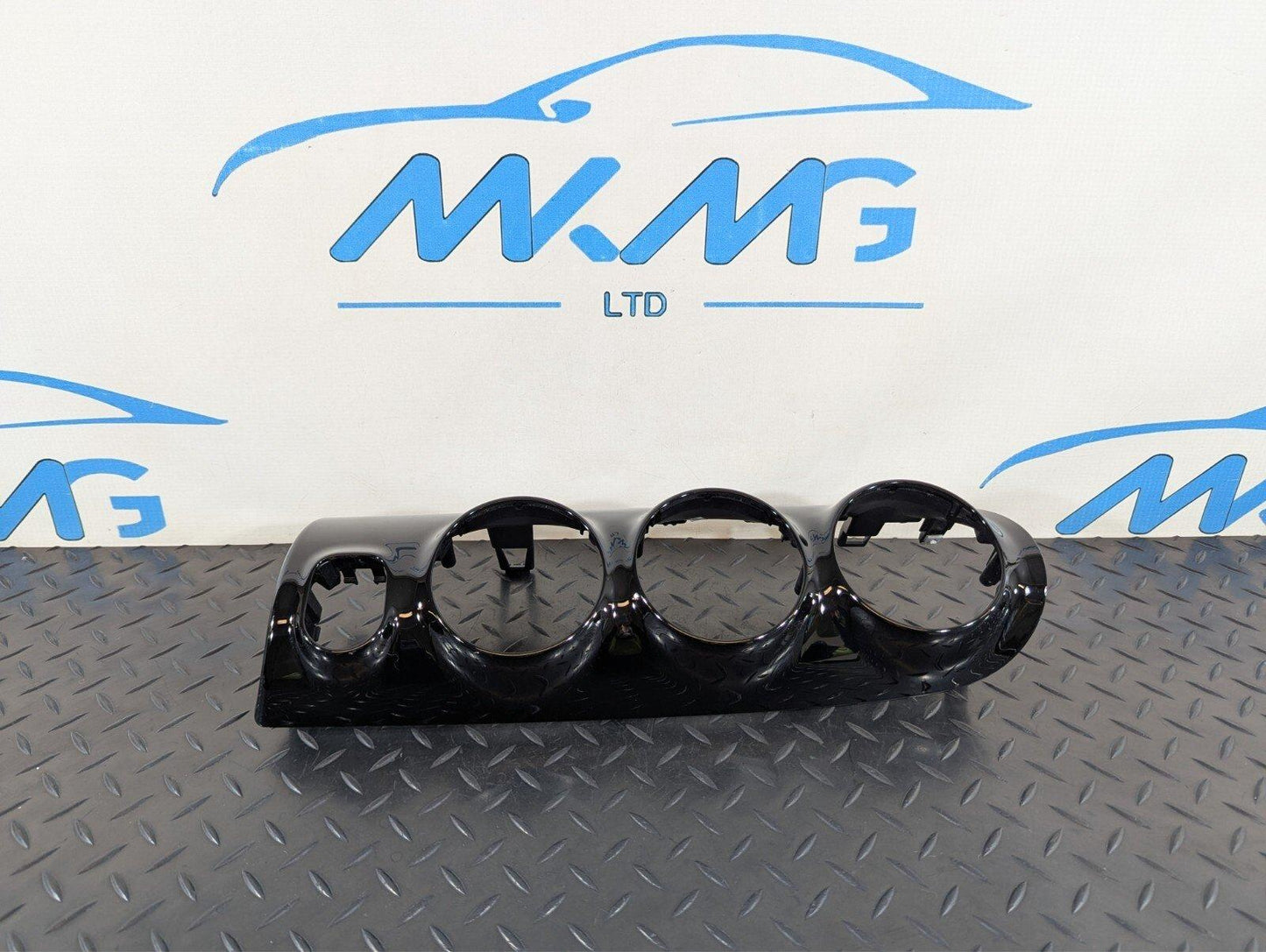 18-ON MERCEDES BENZ A CLASS W177 DASHBOARD AIR VENT SURROUND TRIM A1776800001