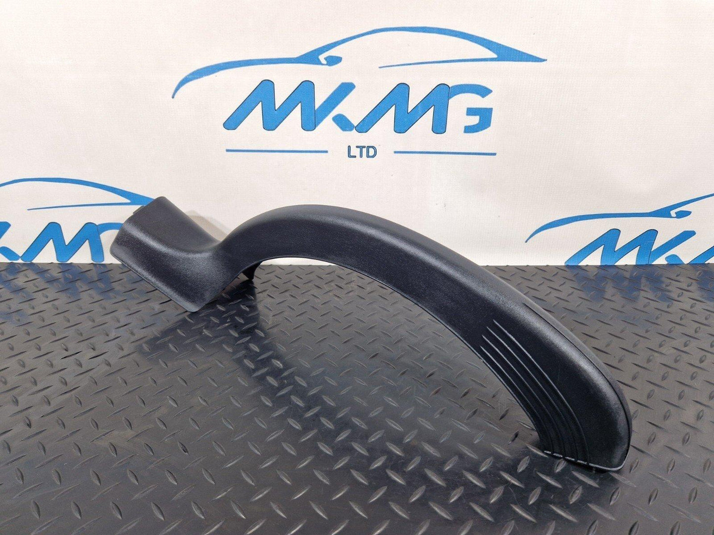 19-ON MERCEDES BENZ CLA C118 TRUNK LID HINGE COVER TRIM RIGHT A1188210100