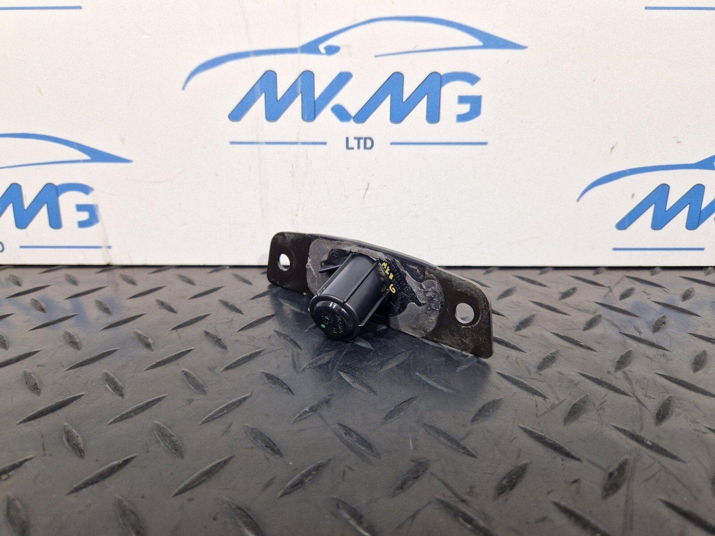14-23 MERCEDES BENZ VITO W447 OEM WEDGE TYPE STOP PIN CATCH A6397660762
