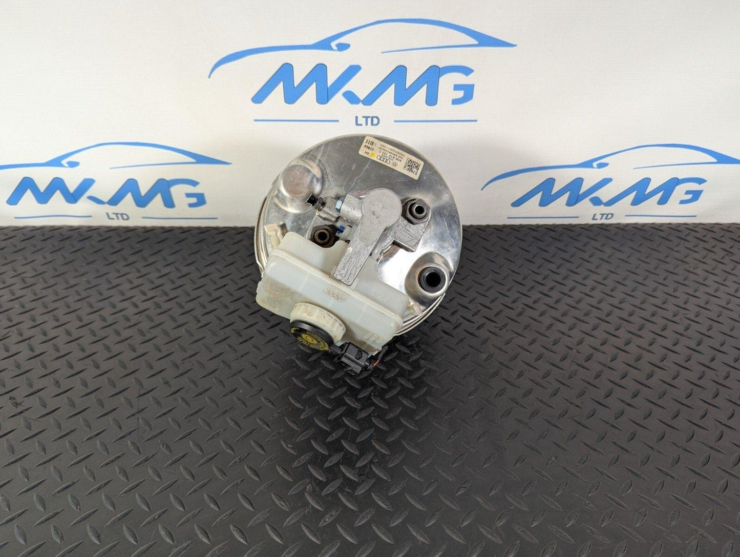10-17 AUDI A8 4H GENUINE BRAKE SERVO MASTER CYLINDER 4H0612103C