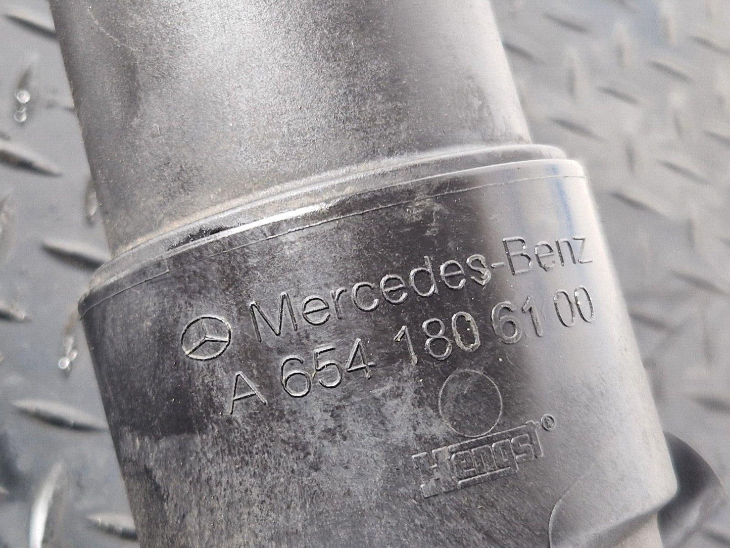 19-ON MERCEDES BENZ B CLASS W247 OIL FILTER HOUSING A6541800165 A6541806100