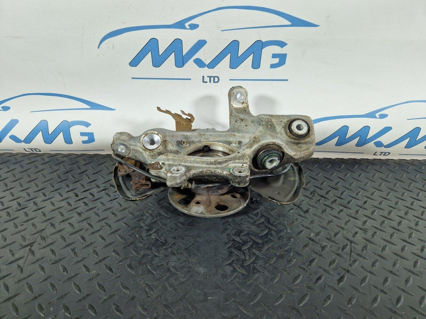 14-21 MERCEDES BENZ W205 REAR LEFT N/S WHEEL HUB CARRIER A2053500141