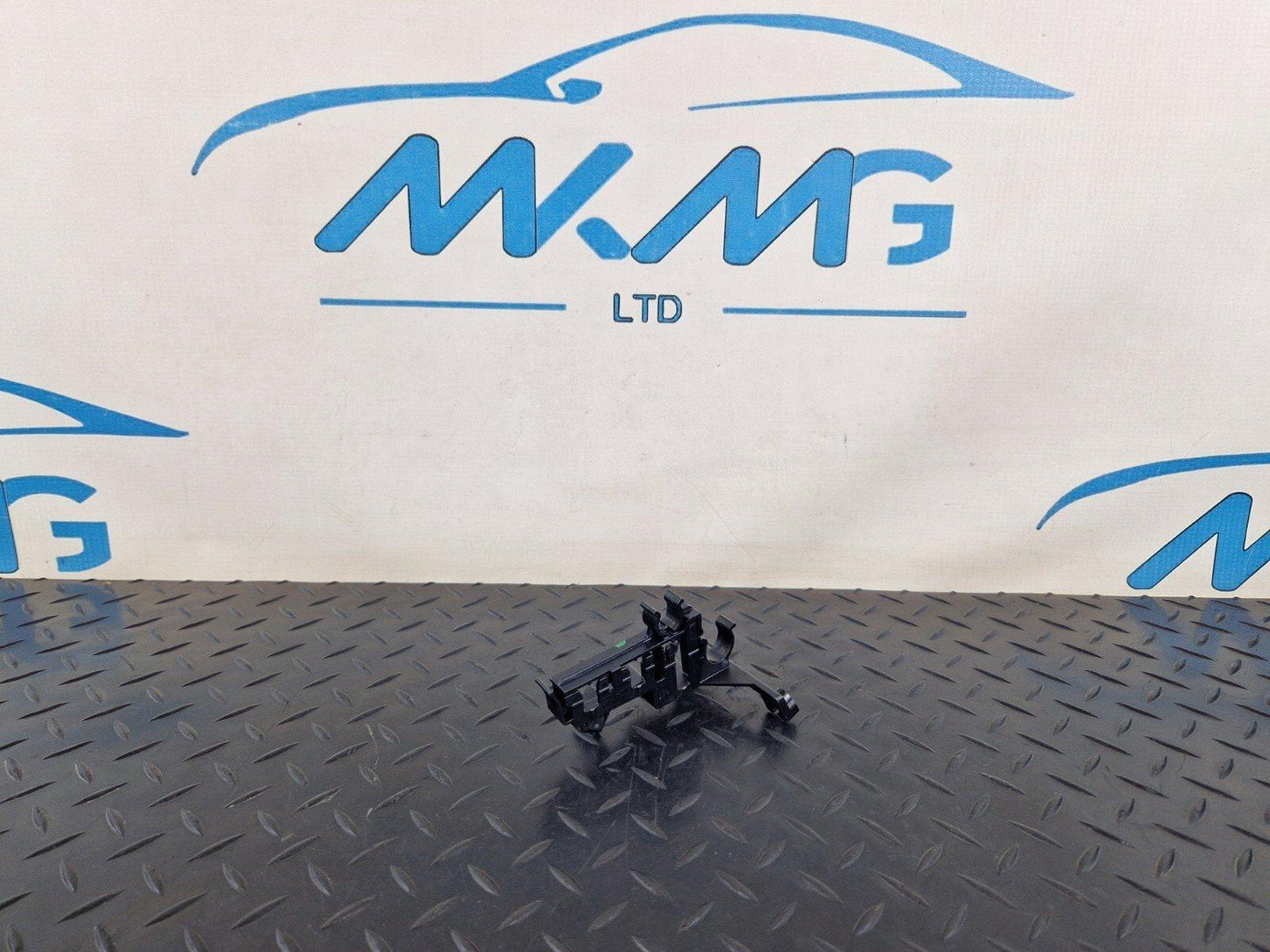 15-18 AUDI A7 4G GENUINE WIRE MOUNT BRACKET 059971504J