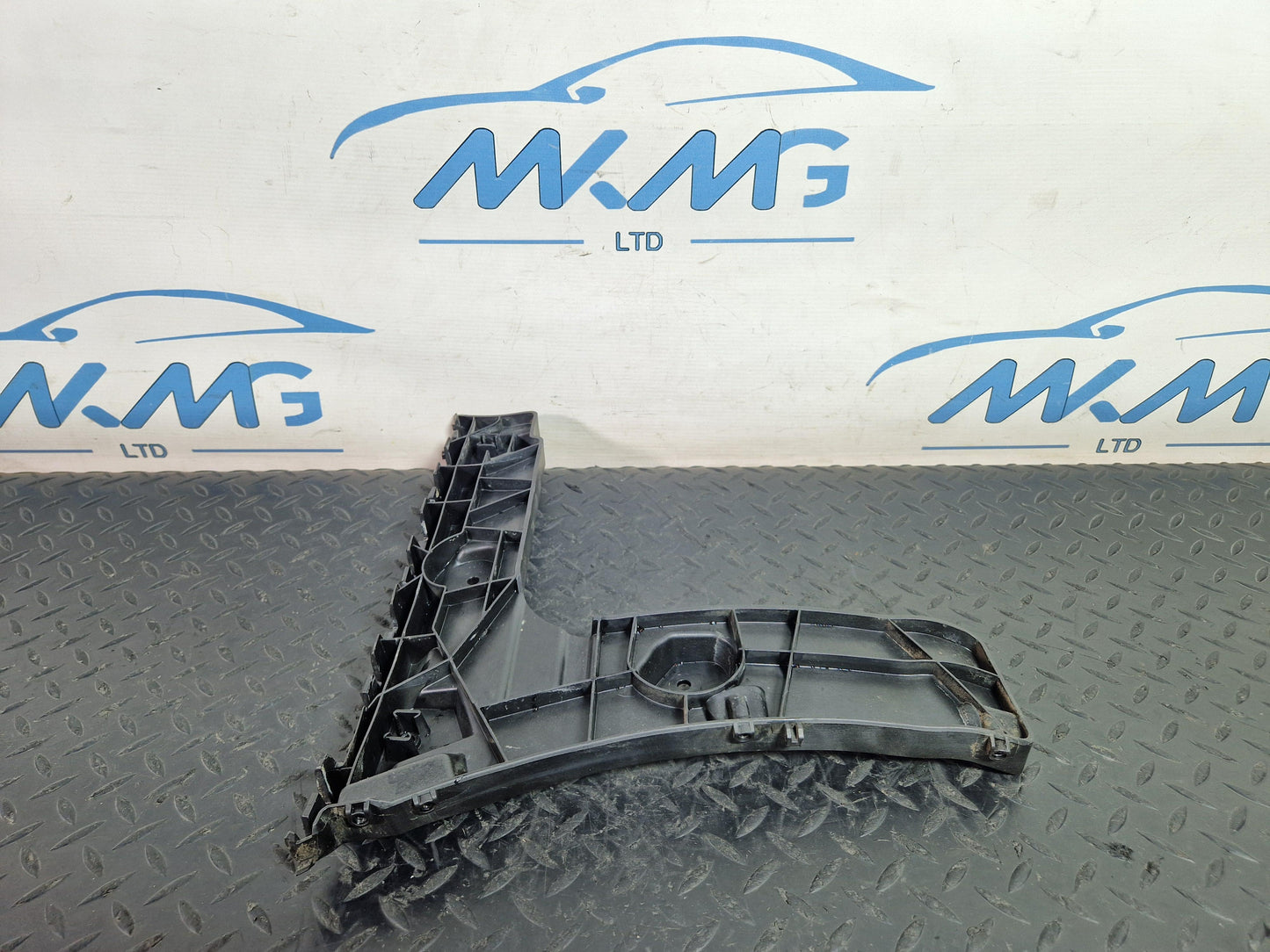 Audi A6 Allroad C7 Genuine Rear Left N/S Bumper Bracket 4G9807453J