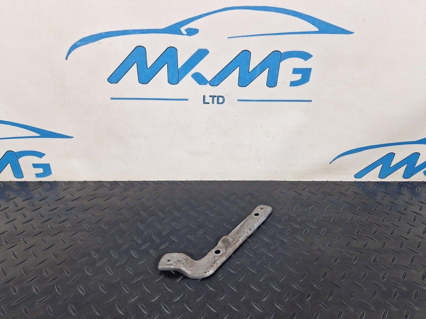 18-ON MERCEDES SPRINTER W907 W910 STARTER MOUNT SUPPORT BRACKET A6511510040