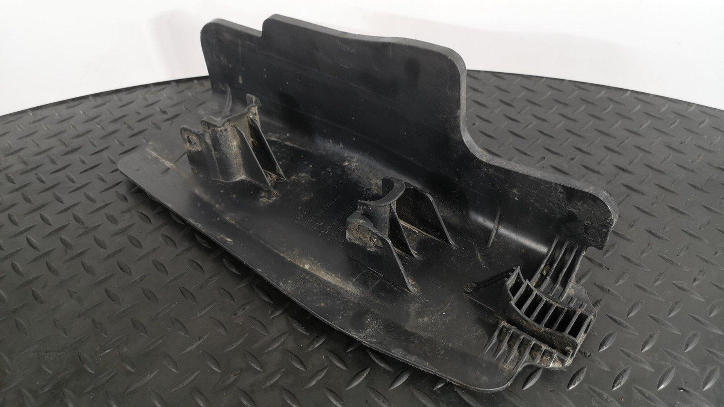 16-19 AUDI A4 B9 S-LINE SALOON 2.0TDI REAR LEFT SIDE CONTROL ARM COVER 8w0505415