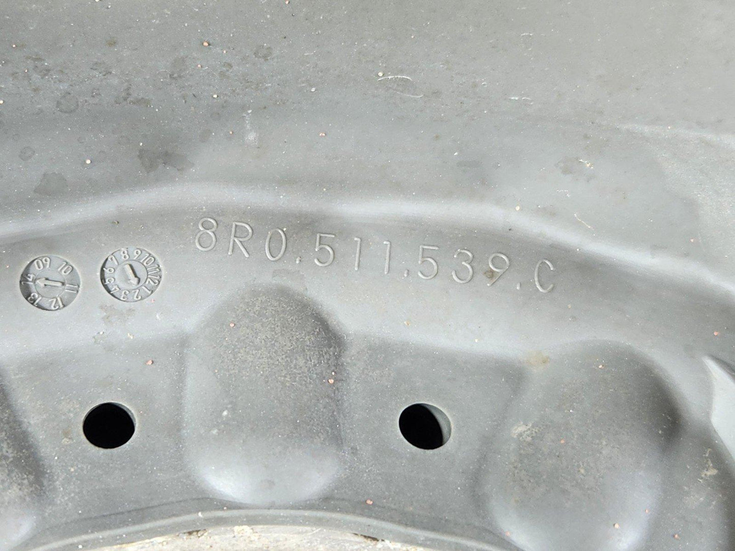 12-18 AUDI A6 C7 GENUINE REAR LEFT SPRING RUBBER COVER GUARD 8R0511539C
