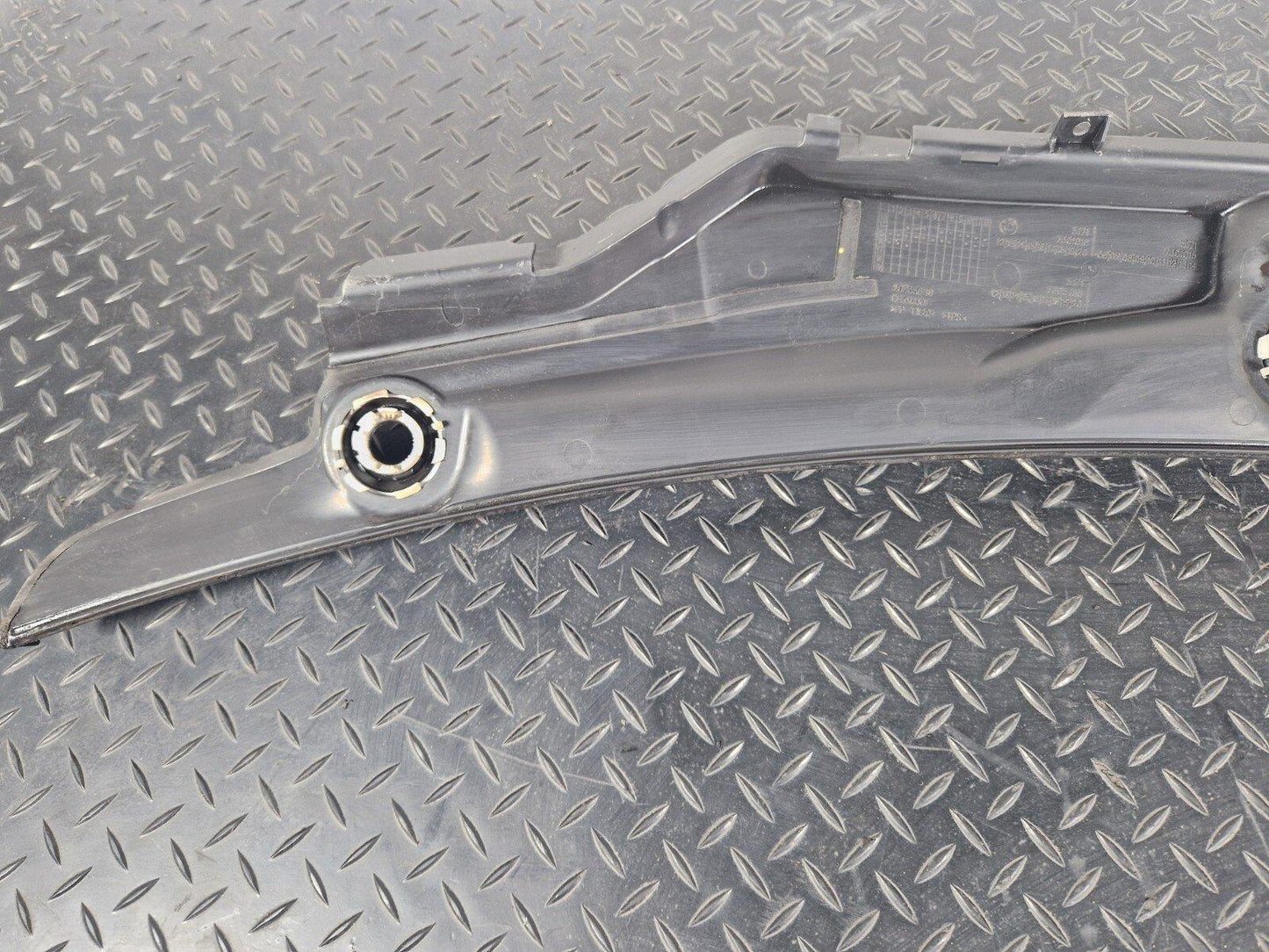 14-21 BMW 2 SERIES GRAN TOURER F45 F46 FRONT WINDSCREEN SCUTTLE PANEL 7301016