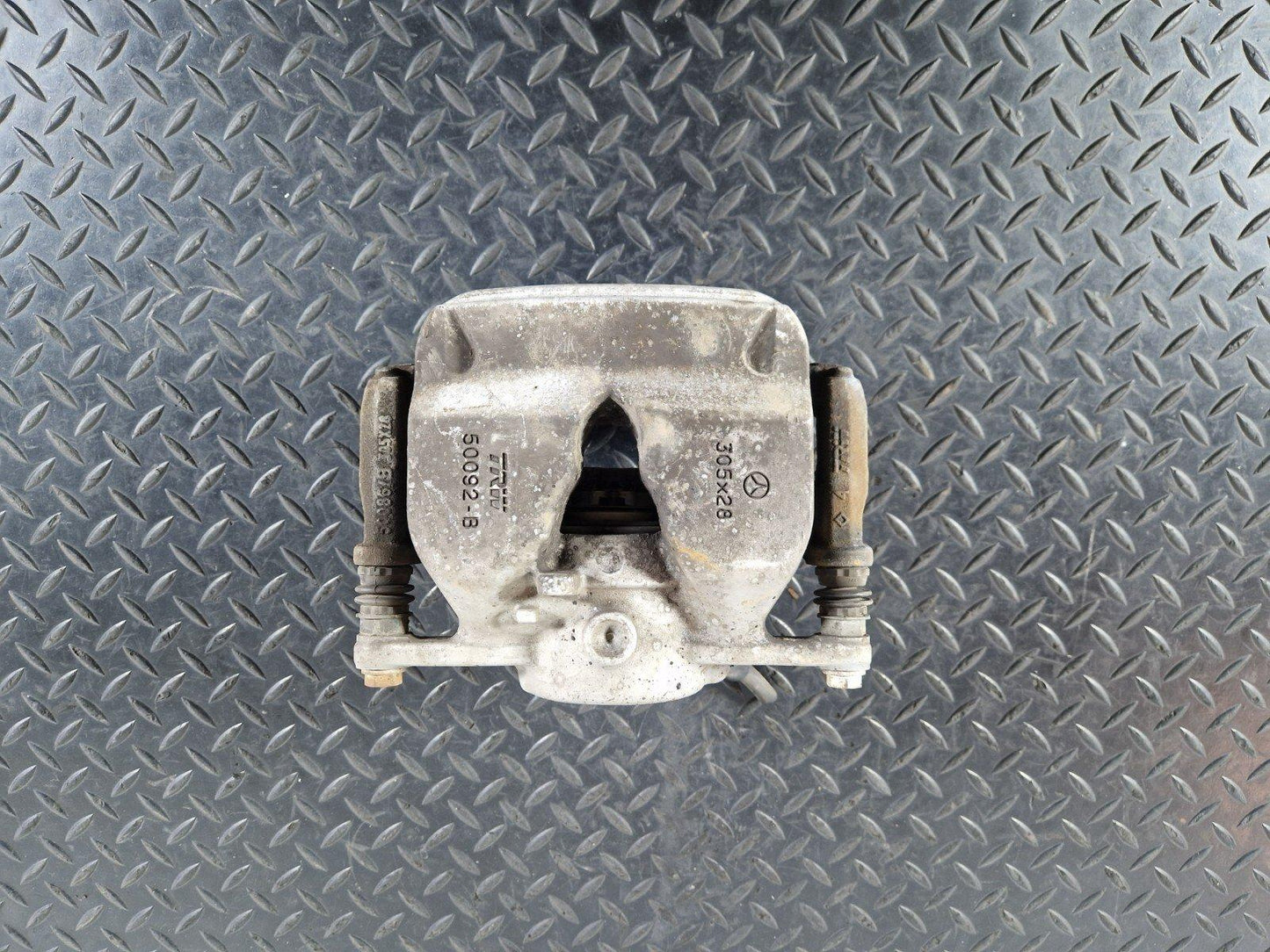 14-21 MERCEDES BENZ C200 W205 2.0 PETROL FRONT LEFT N/S BRAKE CALIPER A20503