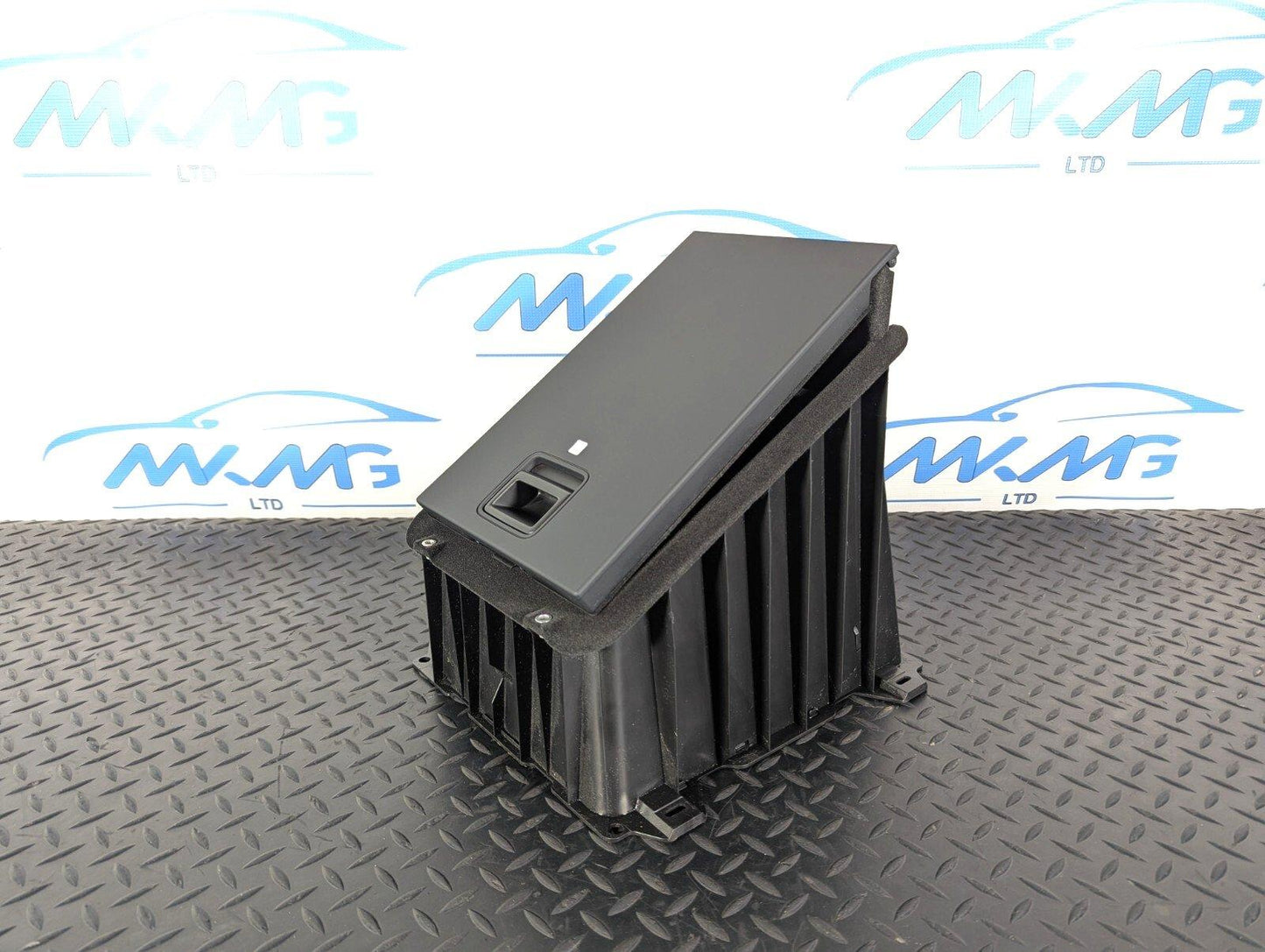 10-17 AUDI A8 4H REAR BOOT STORAGE BOX 4H0885205