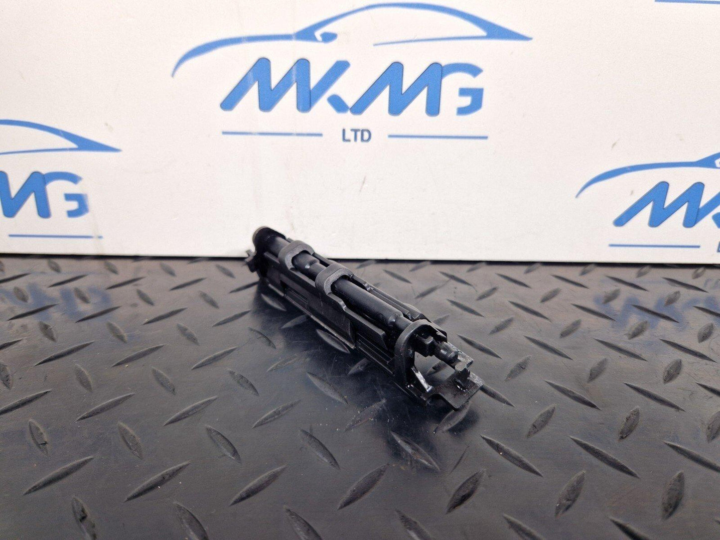 16-23 AUDI S5 COUPE GENUINE REAR RIGHT BUMPER BRACKET HOLDER 8W6807890