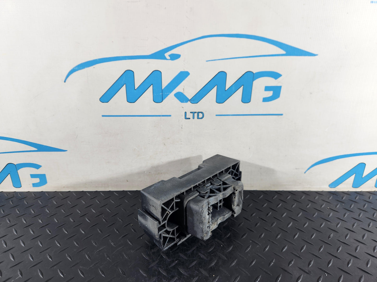 Mercedes-Benz Jack Support Mount X2 Genuine A1666900134
